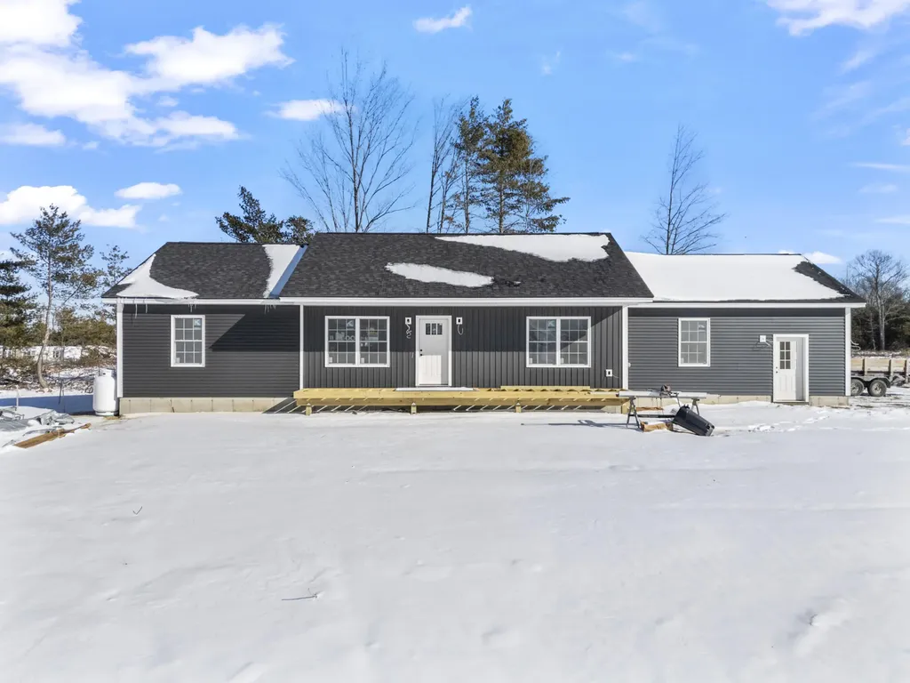18 Hunters Haven Standish ME 04084
