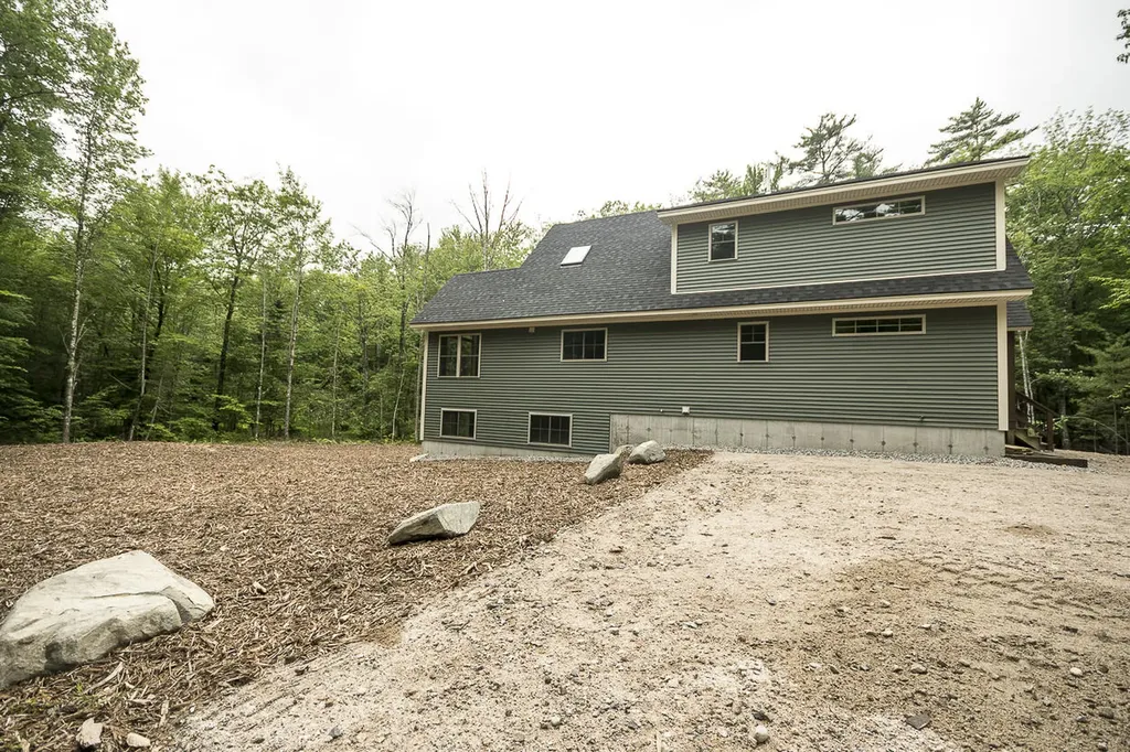 15 Rileys Run Bridgton ME 04009