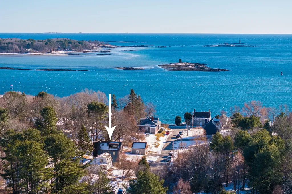 8 Coleman Avenue Kittery ME 03905