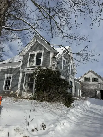 9 Oak Hill Road Standish ME 04084