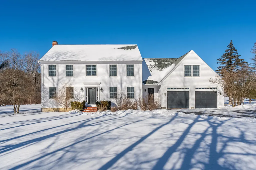 12 Birkdale Road Falmouth ME 04105
