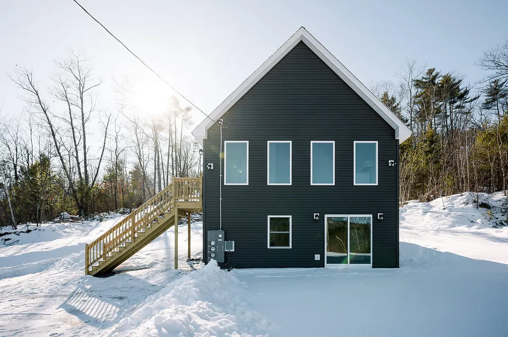 11 Jacob's Way Casco ME 04015