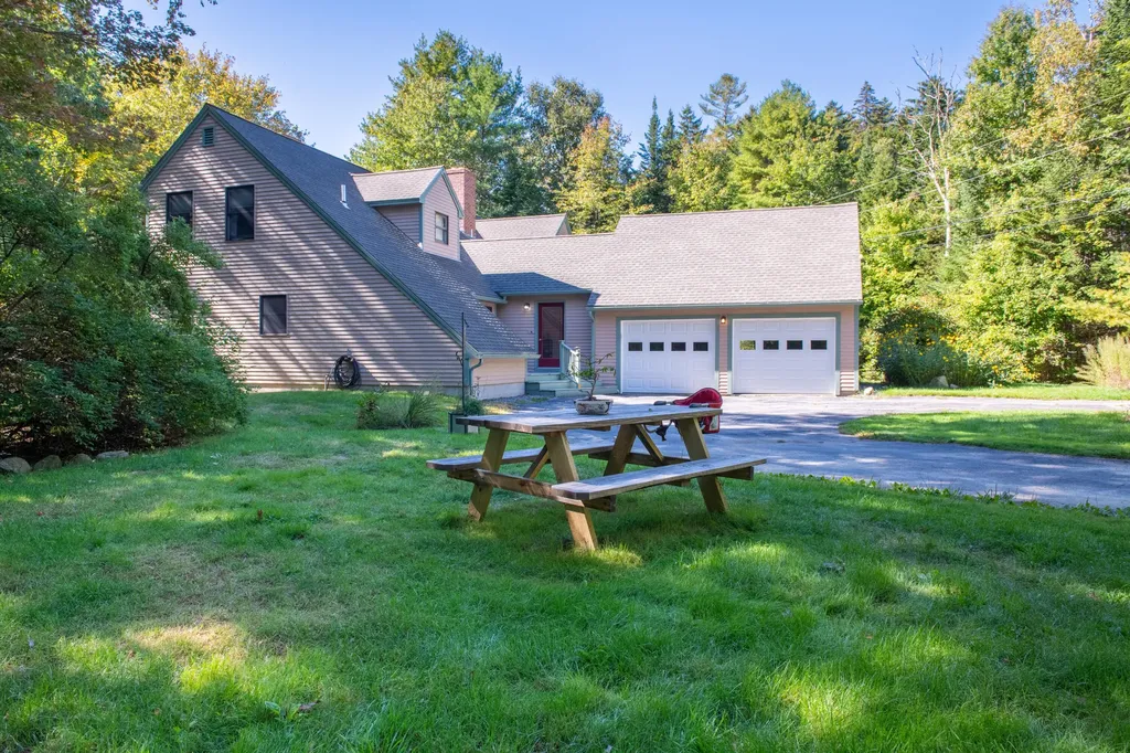 16 Leeside Road Harpswell ME 04079