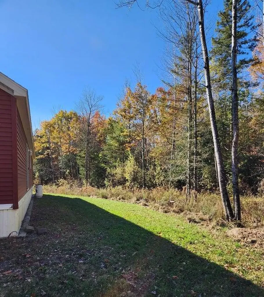 17 Faiths Way Fairfield ME 04937