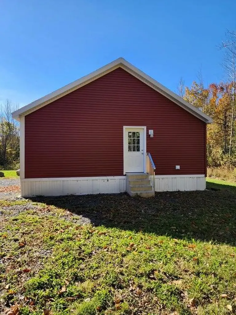 17 Faiths Way Fairfield ME 04937