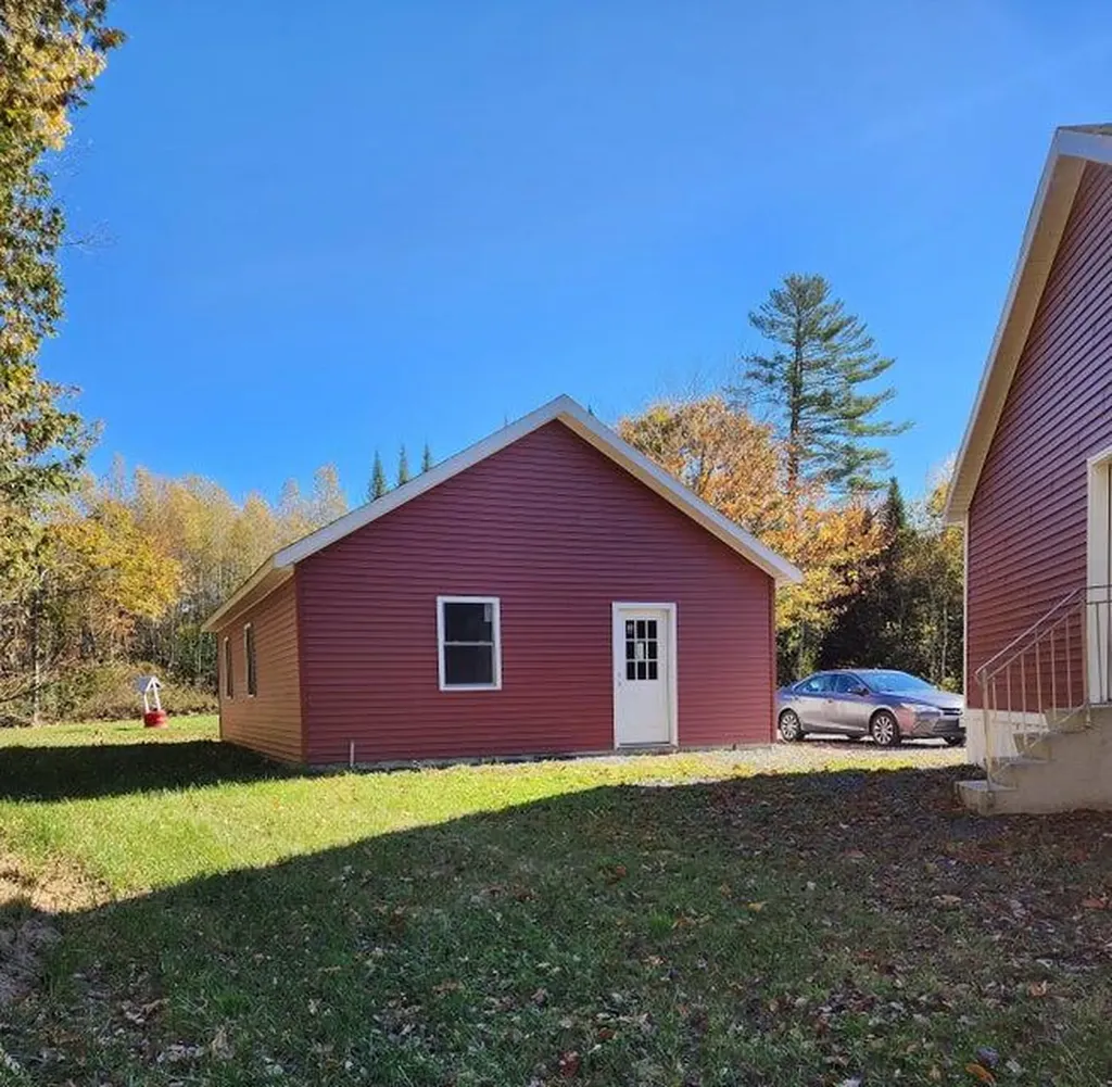 17 Faiths Way Fairfield ME 04937