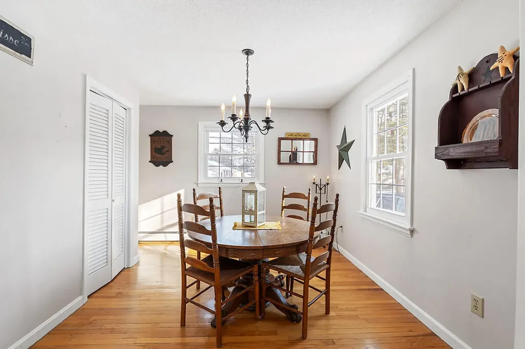 26 Barrows Drive Topsham ME 04086
