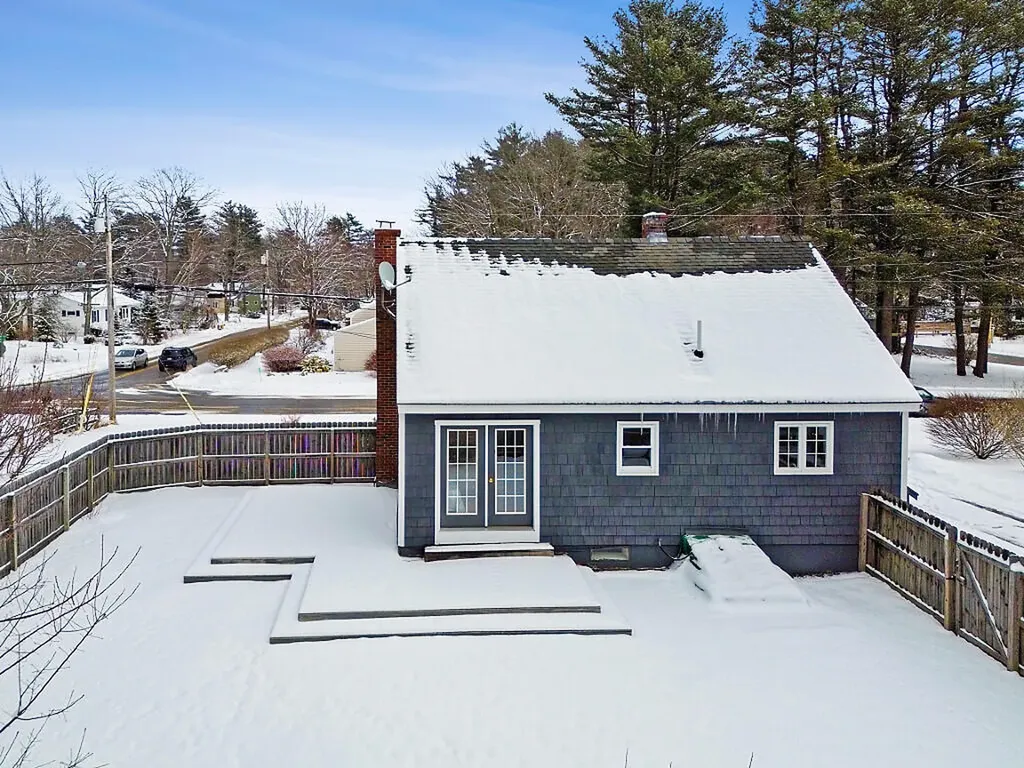 26 Barrows Drive Topsham ME 04086