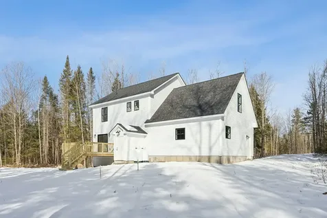 18 Boundary Way New Gloucester ME 04260