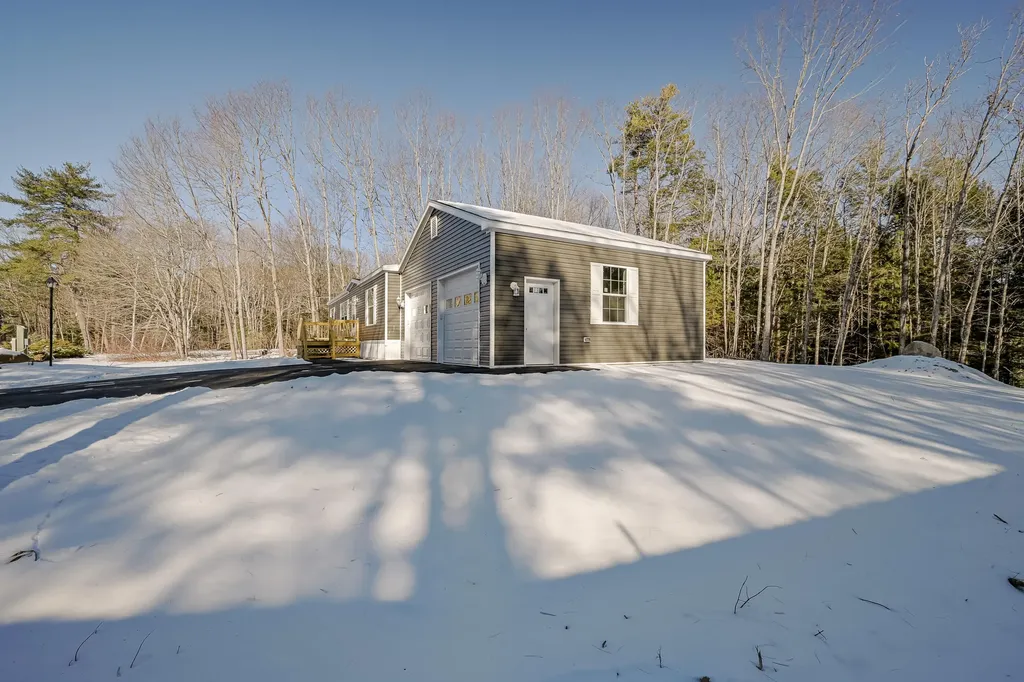 19 Woodlawn Circle Randolph ME 04346