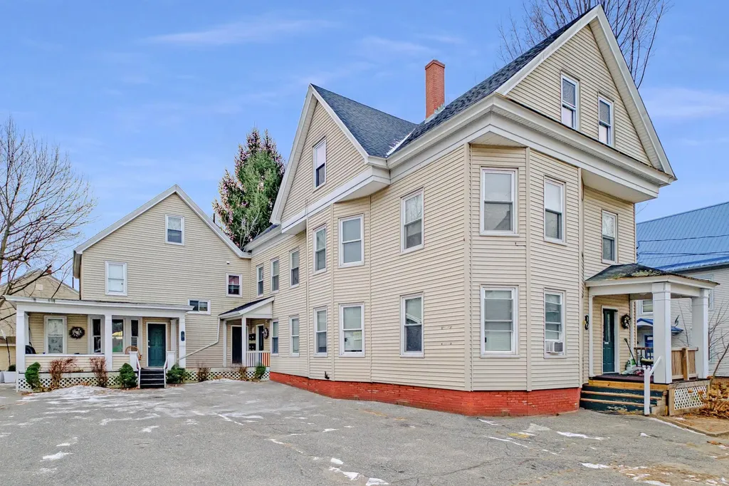 8 Arch Avenue Lewiston ME 04240