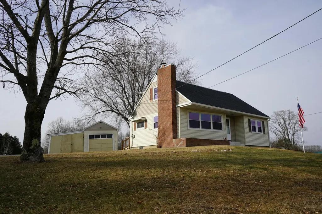 59 Old County Road Fairfield ME 04937