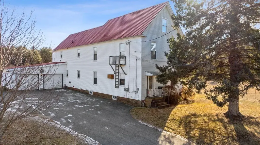 589 College Street Lewiston ME 04240