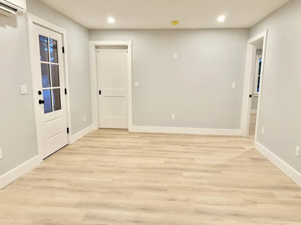 31 Hennessey Avenue Brunswick ME 04011