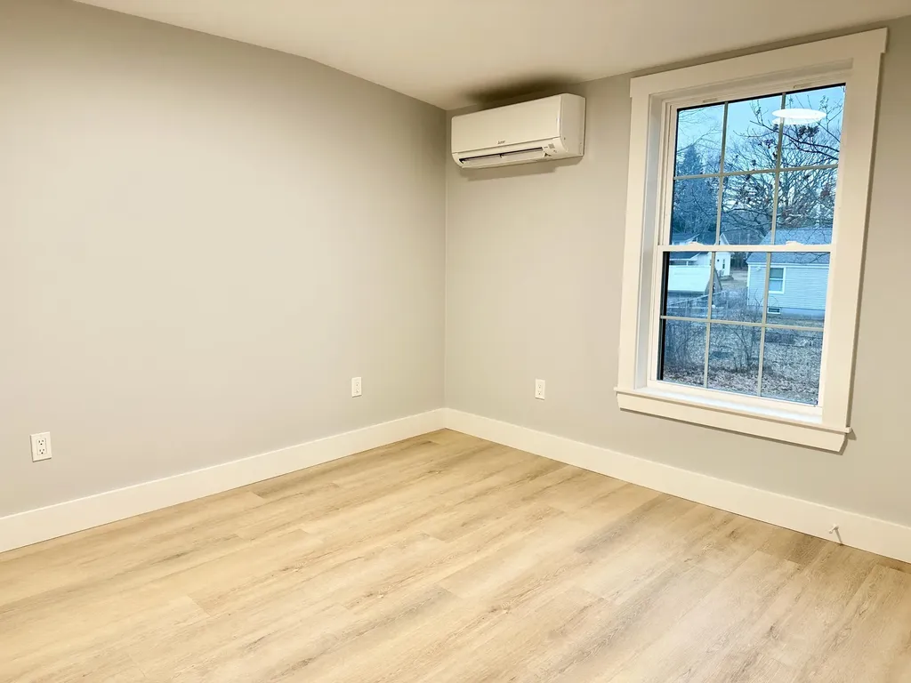 31 Hennessey Avenue Brunswick ME 04011