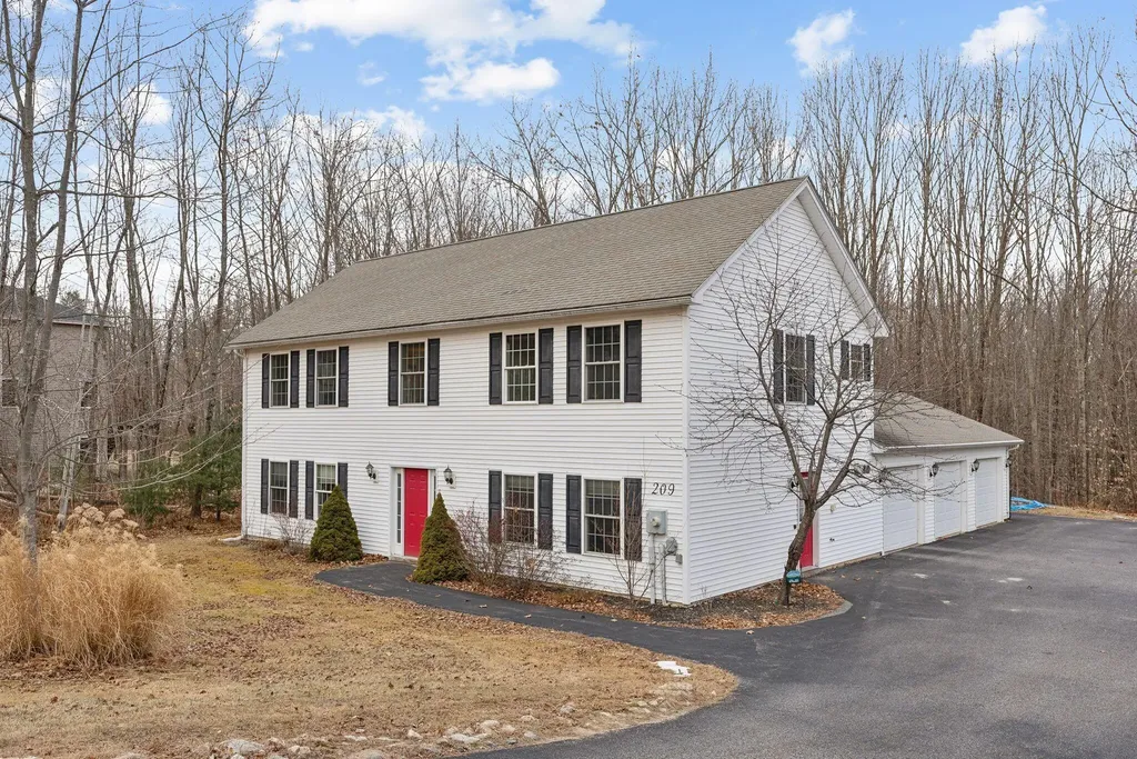 209 Hickory Drive Auburn ME 04210