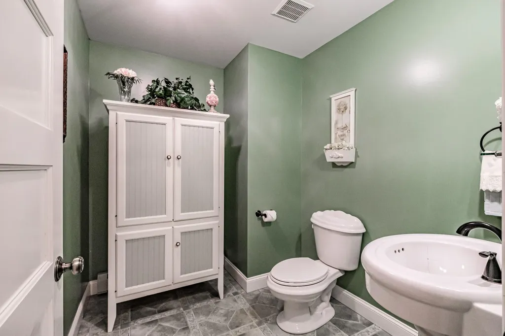 8 Cobb Farm Road Windham ME 04062