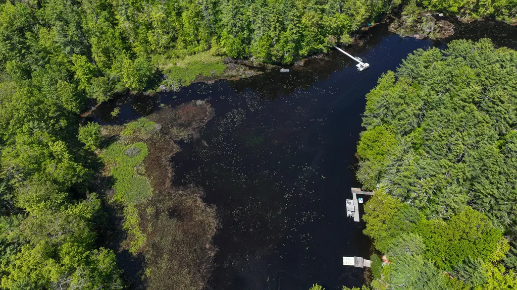 22 Jewett Road Raymond ME 04071