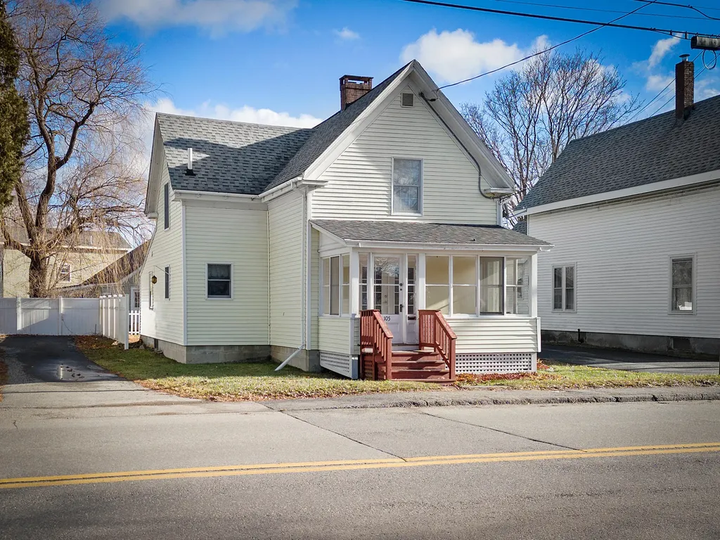 105 Broadway Rockland ME 04841
