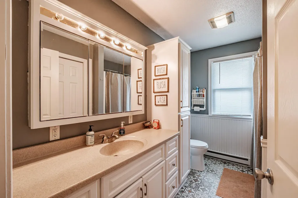 36 Page Avenue Wiscasset ME 04578