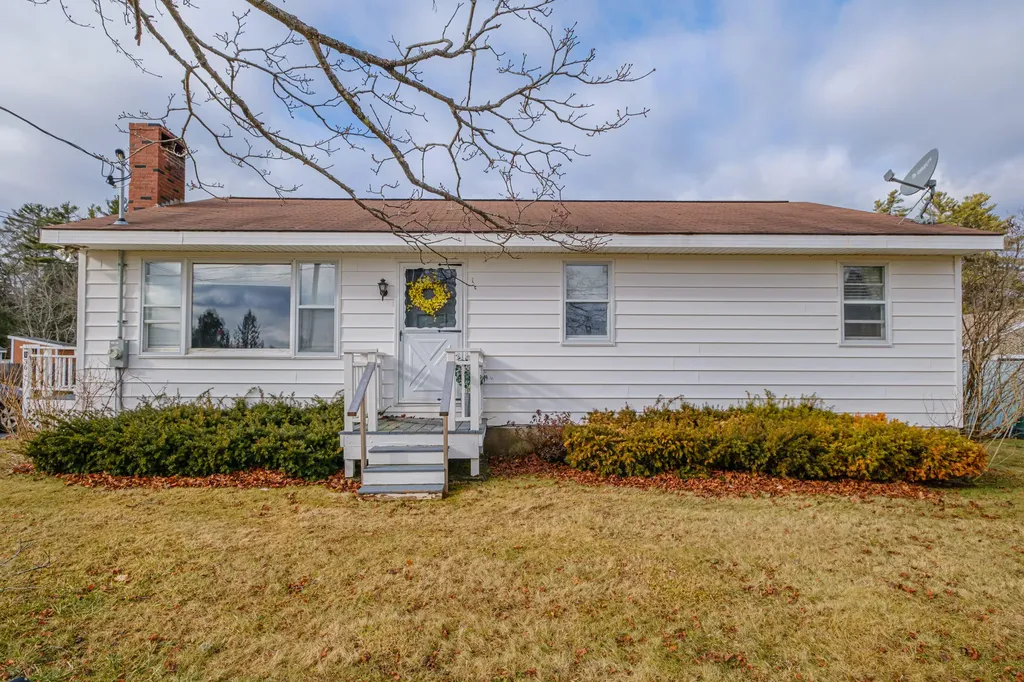 36 Page Avenue Wiscasset ME 04578