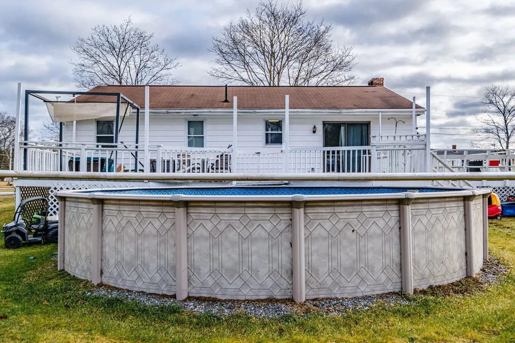 36 Page Avenue Wiscasset ME 04578