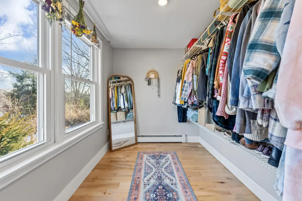 6 Apple Lane Standish ME 04084