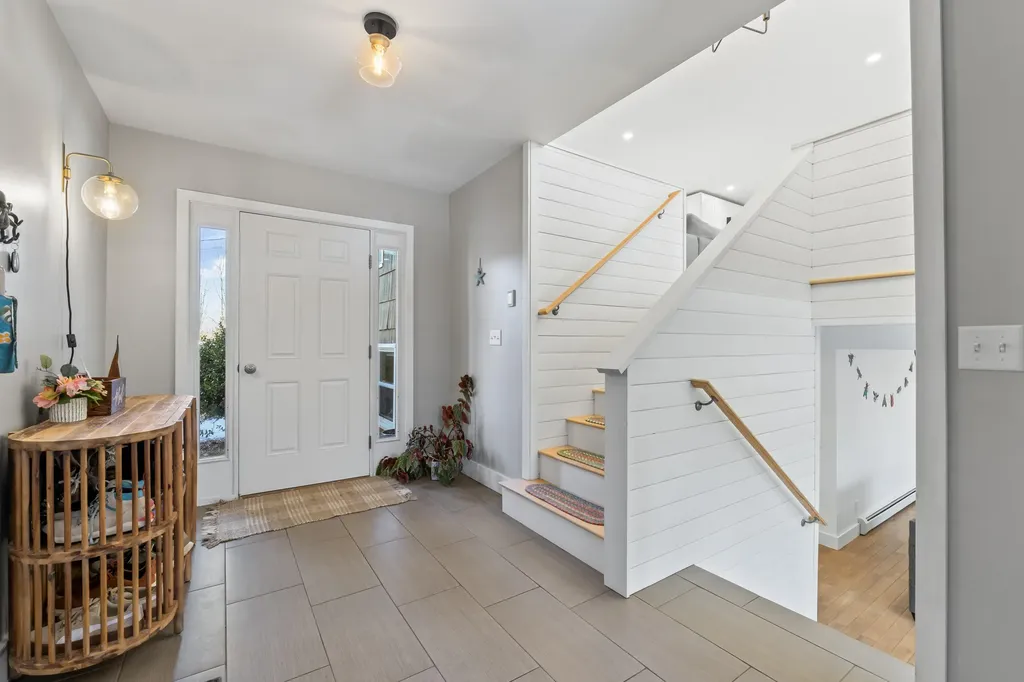 6 Apple Lane Standish ME 04084