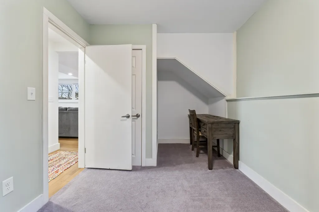 6 Apple Lane Standish ME 04084