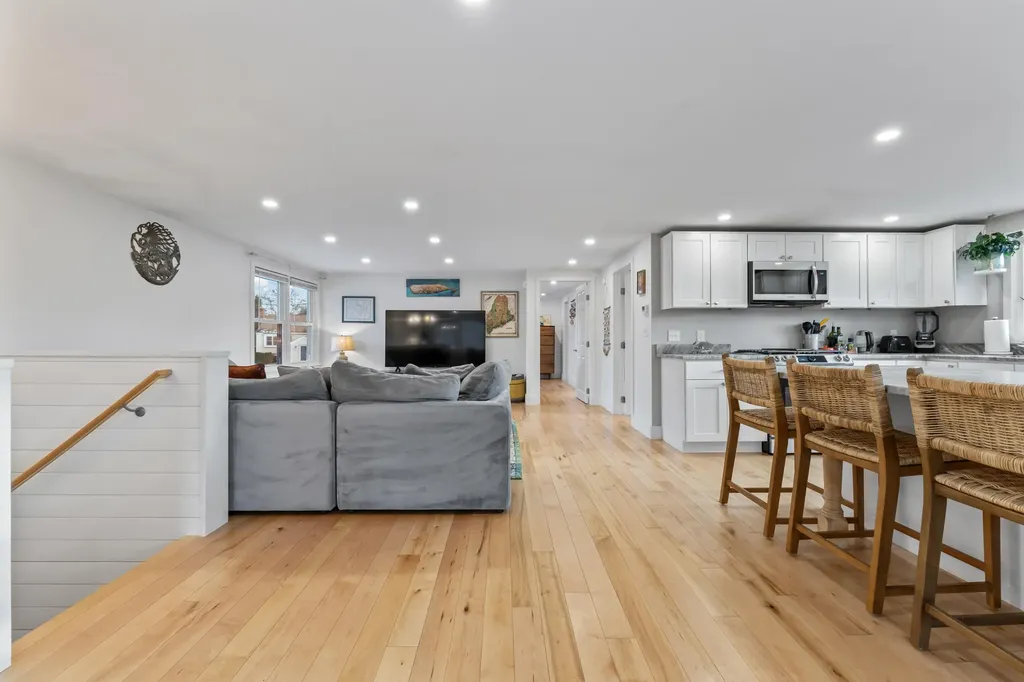 6 Apple Lane Standish ME 04084