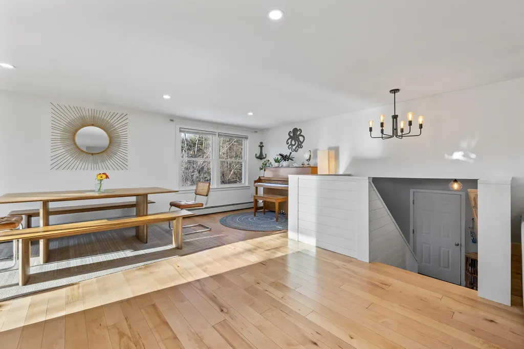 6 Apple Lane Standish ME 04084