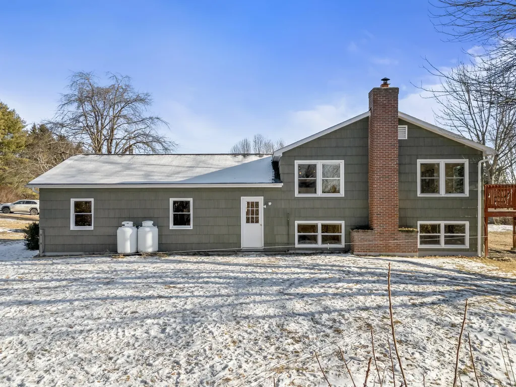6 Apple Lane Standish ME 04084