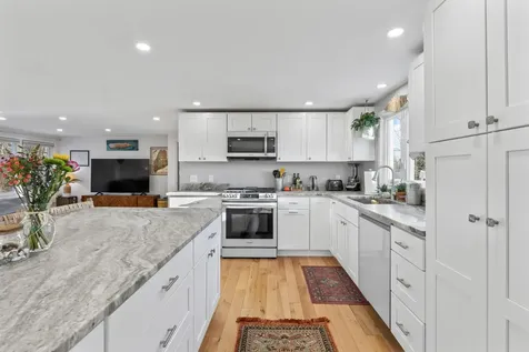 6 Apple Lane Standish ME 04084