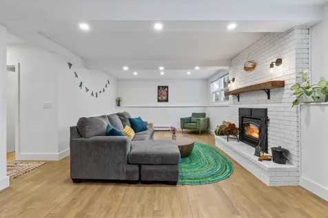 6 Apple Lane Standish ME 04084