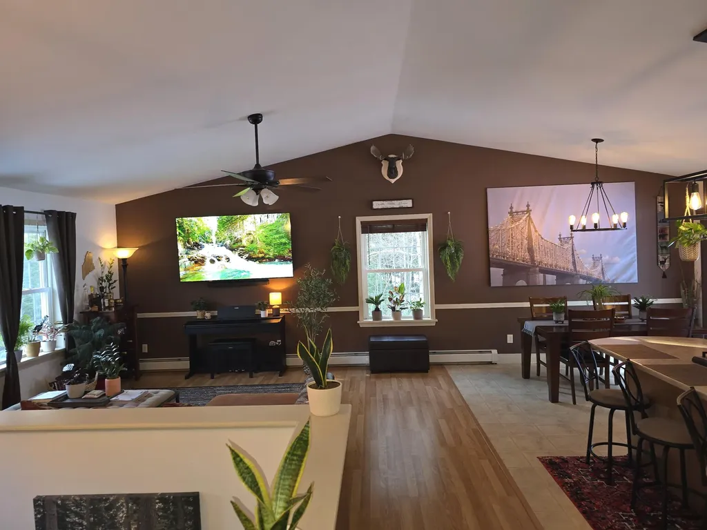 535 Hebron Road Paris ME 04281
