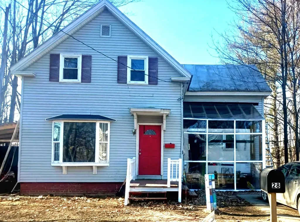 28 Mount Pleasant Avenue Skowhegan ME 04976