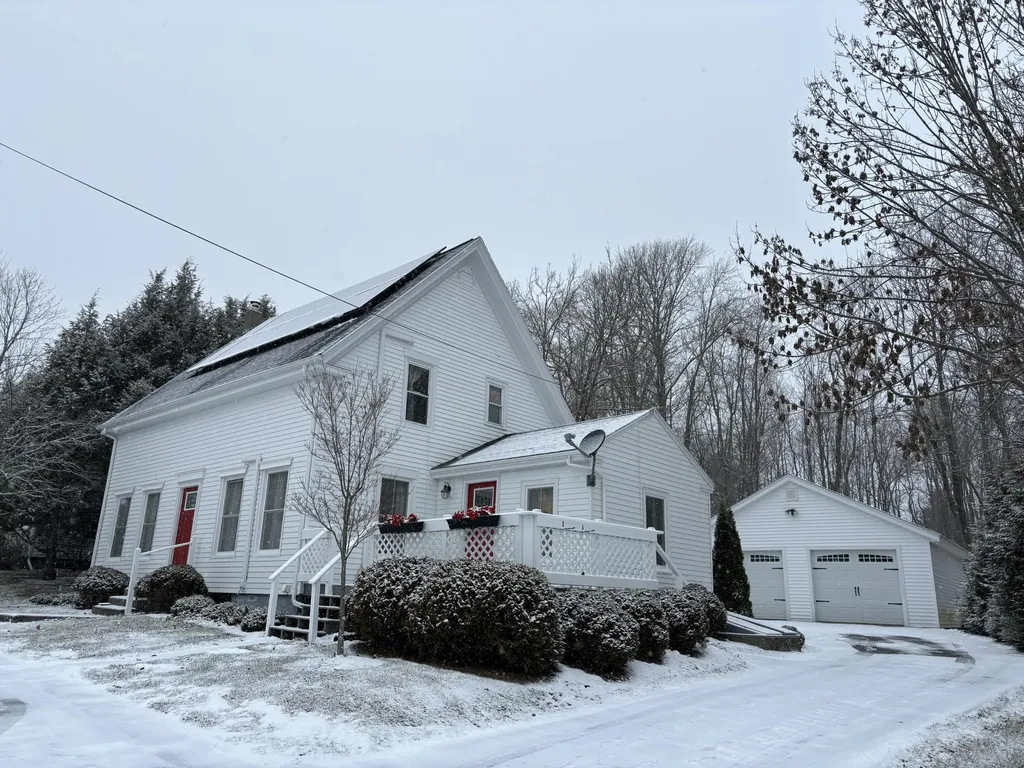 16 Fluker Street Thomaston ME 04861