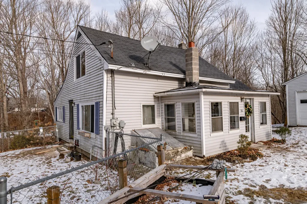 86 Sheldon Street Farmingdale ME 04344