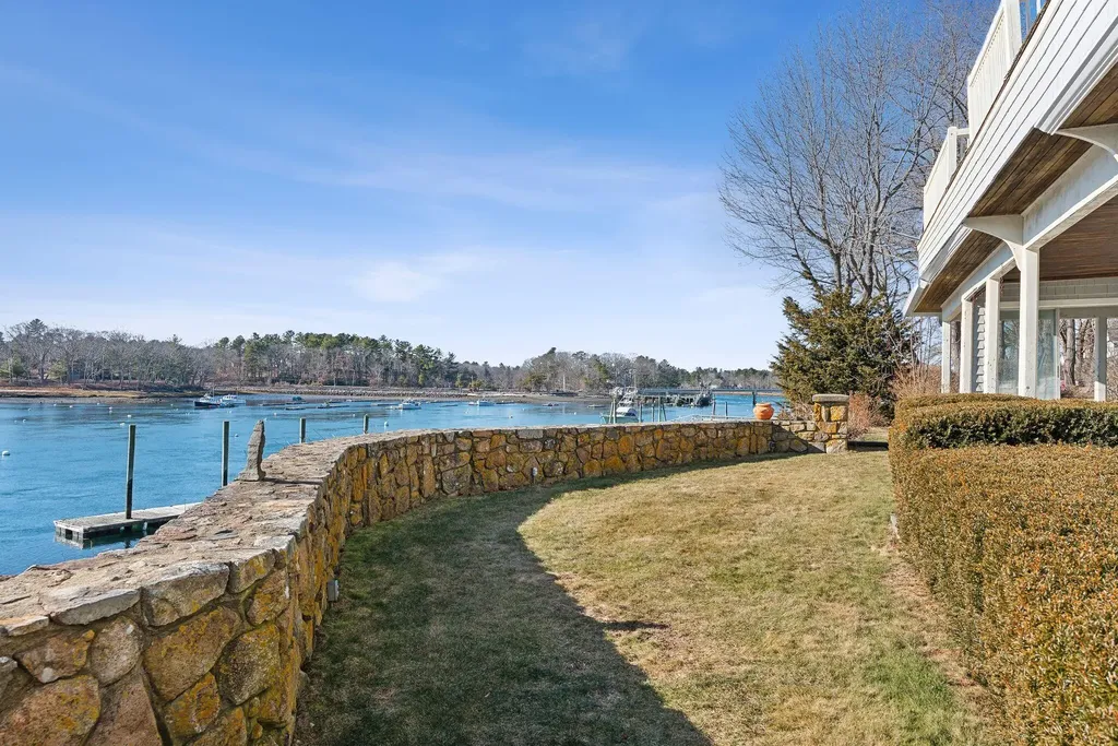 23 Harmon Park Road York ME 03909