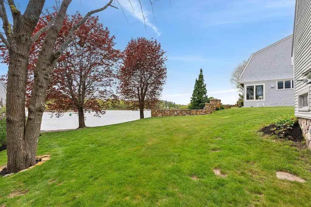 23 Harmon Park Road York ME 03909