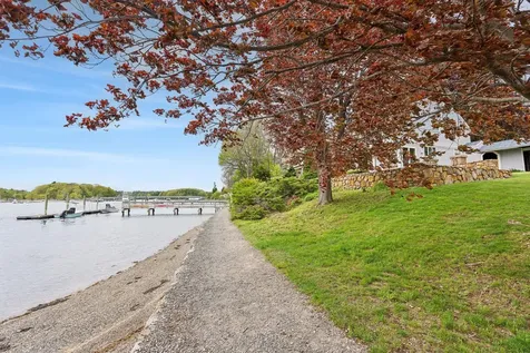 23 Harmon Park Road York ME 03909