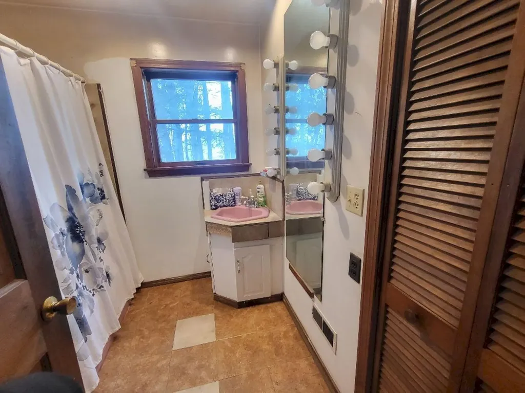 105 Zions Hill Road Chesterville ME 04938