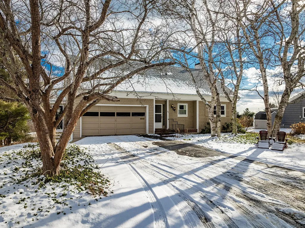 36 Acadia Drive Rockland ME 04841