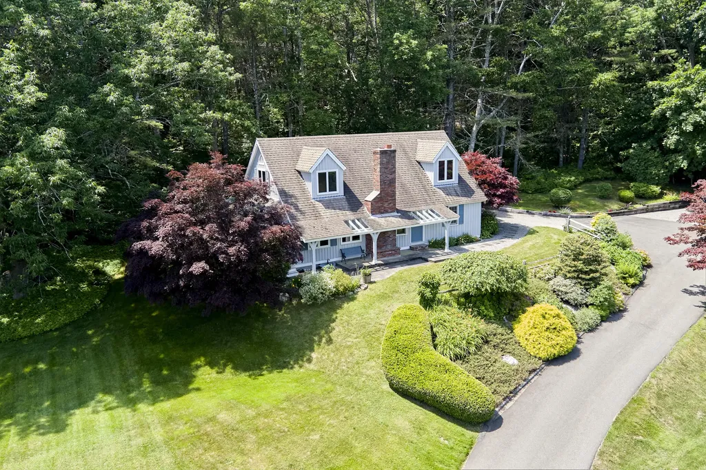 12 Deans Way Rockport ME 04856