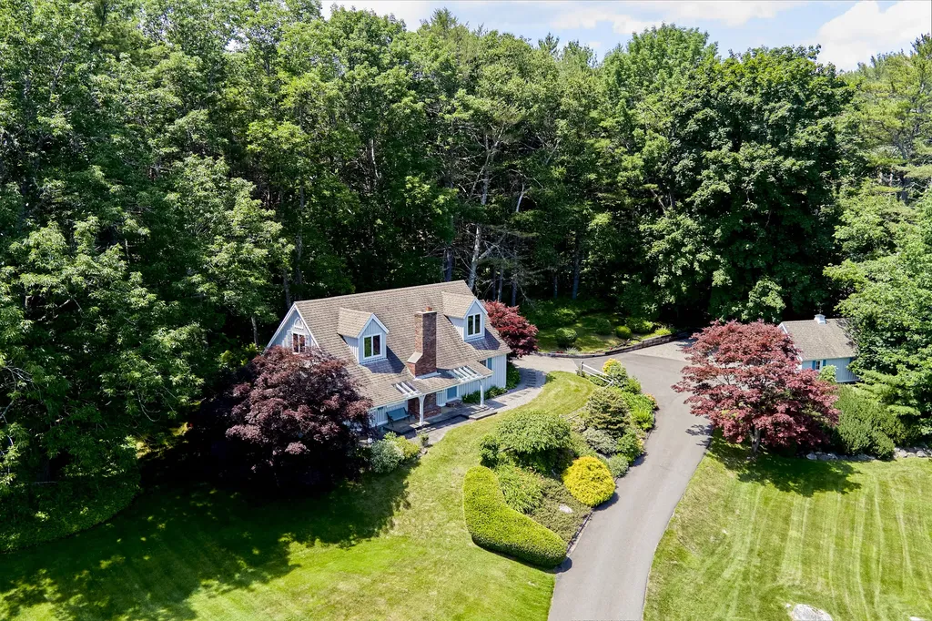 12 Deans Way Rockport ME 04856