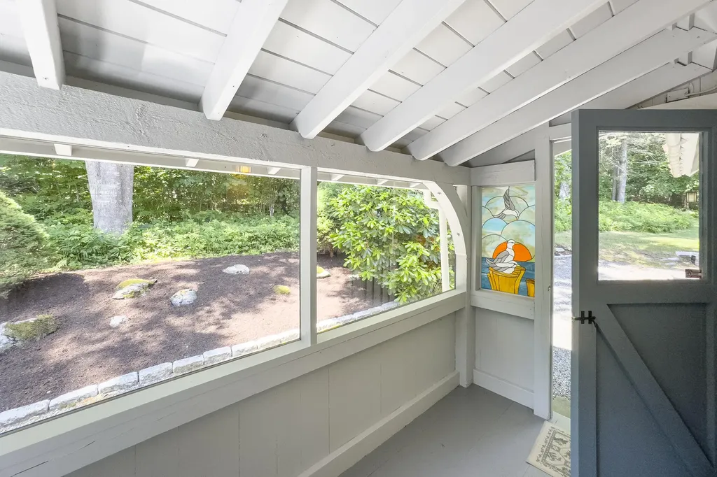12 Deans Way Rockport ME 04856