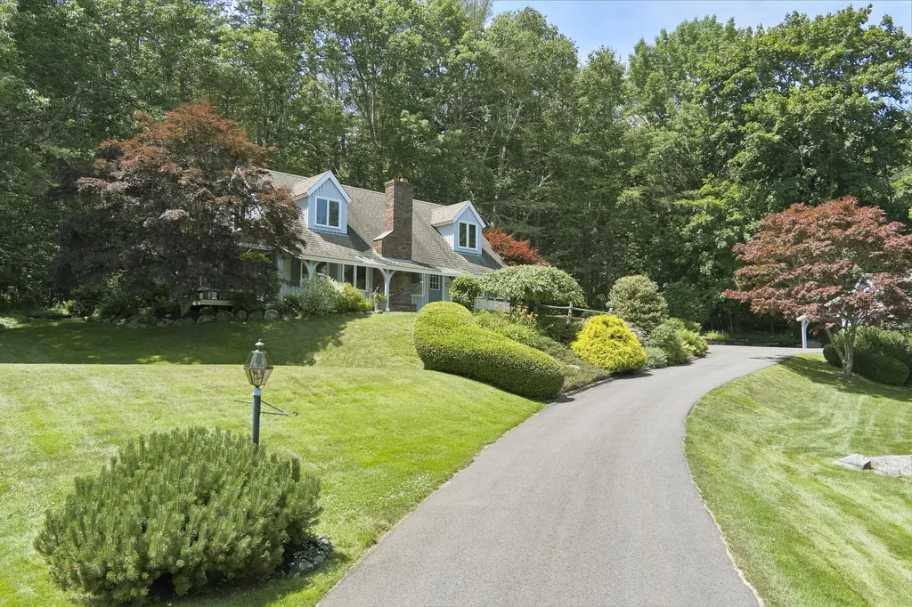 12 Deans Way Rockport ME 04856