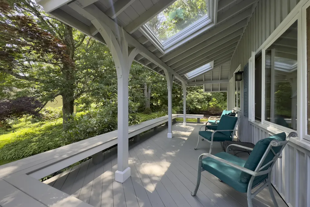 12 Deans Way Rockport ME 04856