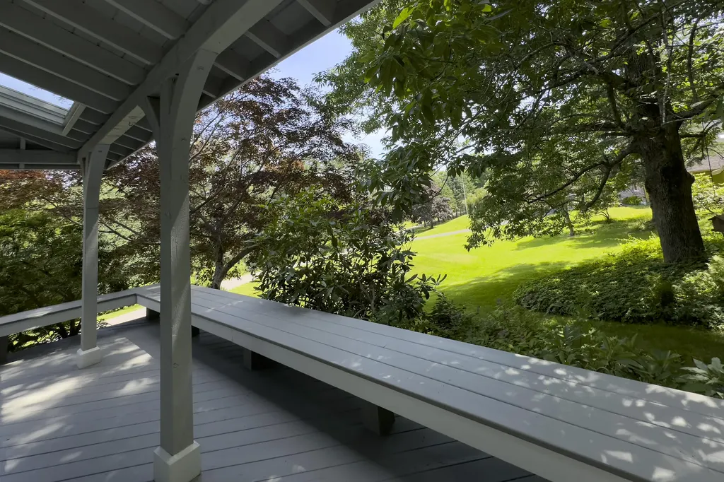 12 Deans Way Rockport ME 04856