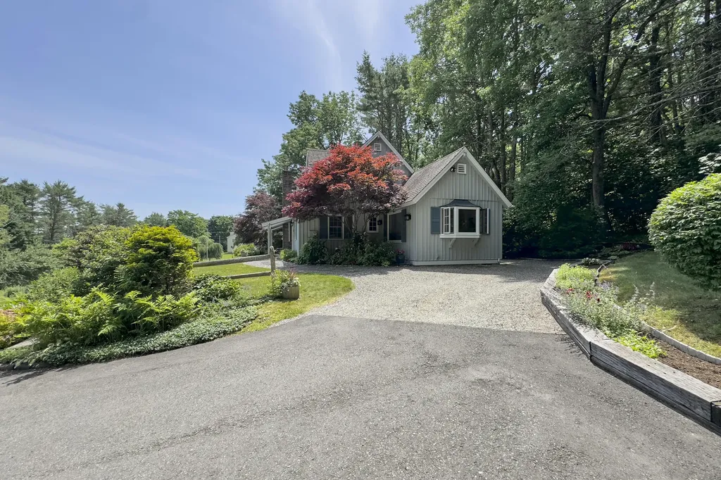 12 Deans Way Rockport ME 04856